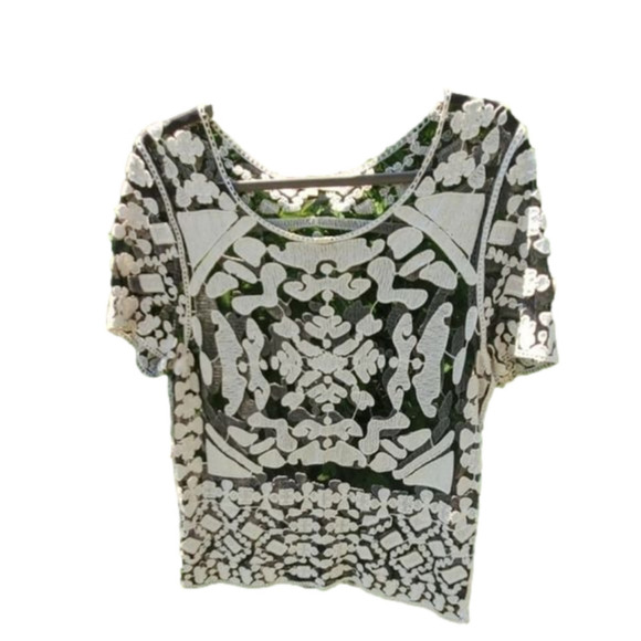 Miami white embroidered design on black mesh - Picture 1 of 9